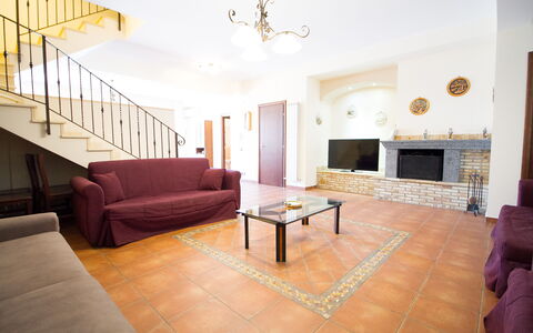 Villa Dei Castagni: Møbel, Ejendom, Bord, Couch, Bygning, Træ, Television, Komfort, Dekoration, Studio Couch