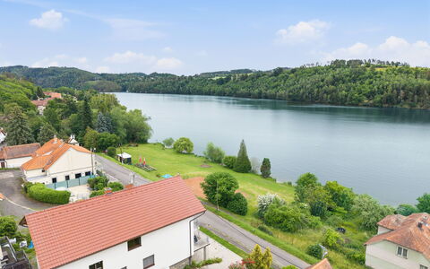 Zupanovice 100: Møbel, Udendørs Møbler, Stol, Have, Backyard, Skygge, Gård, Landscaping, Eco Hotel, Udendørs Bord