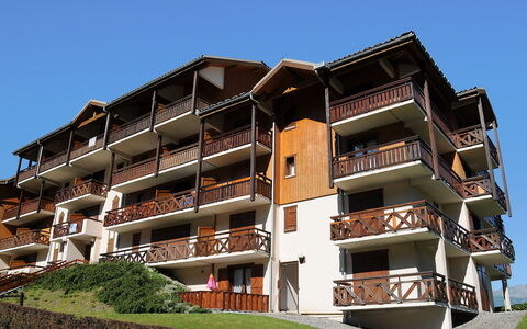 Les Hauts de Saint Gervais: Himmel, Bygning, Ejendom, Plante, Urban Design, Ejerlejlighed, Boligområde, Facade, Ejendom, Højhus