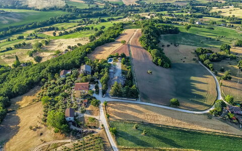 Sunrise Hill Holiday Home: Plante, Vandressourcer, Vand, Naturlige Landskab, Naturligt Miljø, Træ, Land Lot, Krop Af Vand, Urban Design, Vegetationen