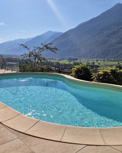 Valley View Pool Apartment