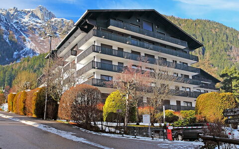 Chamonix 100: Himmel, Sky, Bygning, Bjerg, Ejendom, Sne, Vindue, Plante, Træ, Hældning