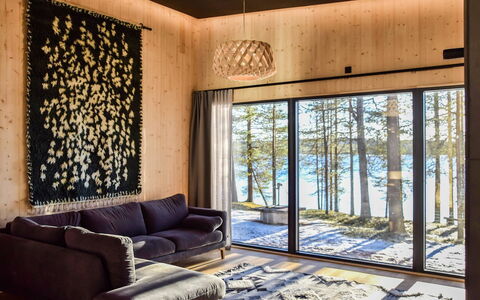 Villa Livo: Altan, Lejlighed, Skygge, Glas, Ejerlejlighed, Gelænder, Veranda, Dagslys, Dæk, Udendørs Møbler
