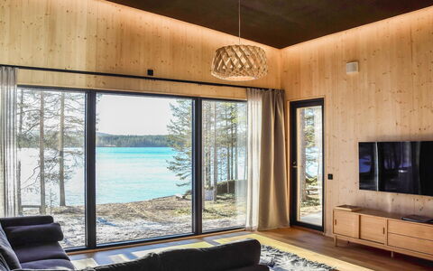 Villa Livo: Altan, Lejlighed, Skygge, Glas, Ejerlejlighed, Gelænder, Veranda, Dagslys, Dæk, Udendørs Møbler