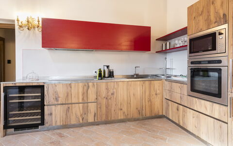 Villa Campestri: Brun, Cabinetry, Countertop, Køkken Apparat, Komfur, Husholdningsapparat, Køkken, Træ, Bygning, Indretning