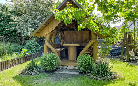 Gingst 602: Plante, Træ, Naturlige Landskab, Land Lot, Himmel, Græs, Ejendom, Landskab, Sommerhus, Træ