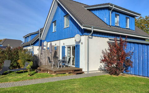 Sundlicht: Plante, Himmel, Bygning, Vindue, Hus, Land Lot, Træ, Træ, Græs, Sommerhus