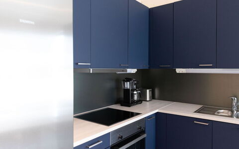 Saana 4: Cabinetry, Køkken Apparat, Gulvbelægning, Indretning, Møbel, Større Bandage, Køkken, Countertop, Skab, Etage