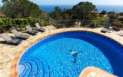 Lloret de Mar 413: Vand, Himmel, Svømmepøl, Natur, Træ, Azure, Blå, Udendørs Møbler, Badeby, Fritid