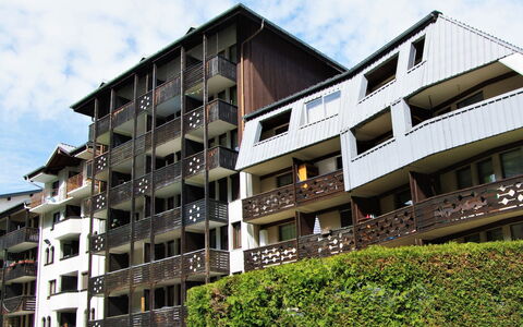 Chamonix 670: Himmel, Bygning, Sky, Vindue, Plante, Højhus, Urban Design, Ejerlejlighed, Kvarter, Kommerciel Bygning