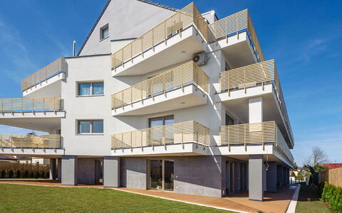 Gea Eco: Sky, Himmel, Vand, Bjerg, Bygning, Highland, Træ, Krop Af Vand, Vindue, Sø