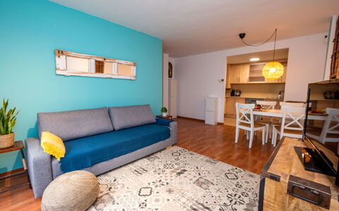 Ancora: Møbel, Ejendom, Bord, Plante, Couch, Komfort, Træ, Indretning, Etage
