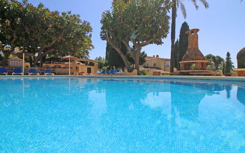Las Cabañas: Vand, Himmel, Ejendom, Svømmepøl, Plante, Azure, Træ, Vegetationen, Fritid, Arecales