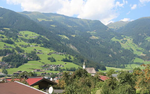 Mayrhofen 350: Sky, Himmel, Bjerg, Plante, Økoregion, Naturlige Landskab, Highland, Træ, Land Lot, Hældning