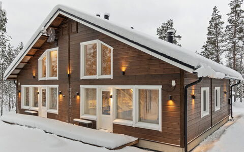 Villa Galdu a: Træ, Vinter, Hjem, Sne, Sommerhus, Fryser, Sidespor, Bjælkehytte, Hårdttræ, Bejdse