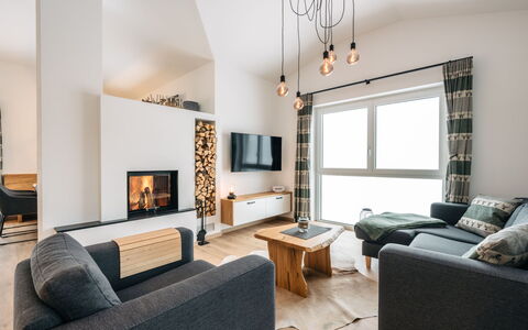 Mountain Lodge - Klippitztörl: Møbel, Billedramme, Ejendom, Couch, Bord, Komfort, Stueplante, Træ, Indretning, Stue