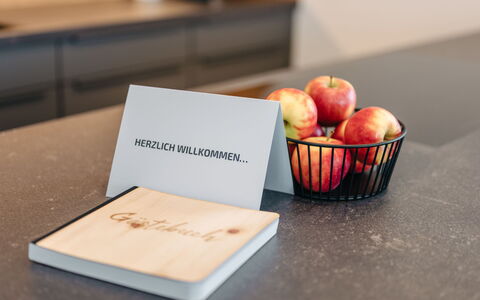 Mountain Lodge - Klippitztörl: Mad, Plante, Bord, Frugt, Naturlige Fødevarer, Træ, Ingrediens, Æble, Sødme