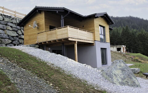 Mountain Lodge - Klippitztörl: Plante, Himmel, Bygning, Vindue, Ejendom, Sky, Hus, Land Lot, Hældning, Sommerhus