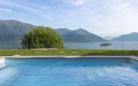 Ronco Sopra Ascona 66: Vand, Himmel, Sky, Vandressourcer, Bjerg, Svømmepøl, Azure, Naturlige Landskab, Coastal Og Oceaniske Landskabsformer, Rektangel