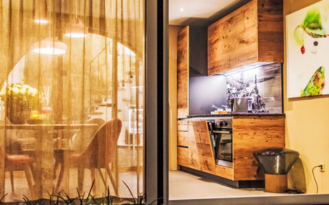 Ronco Sopra Ascona 66: Ejendom, Bygning, Træ, Indretning, Arkitektur, Etage, Stol, Stue, Dør, Television