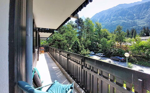 Chamonix - les Praz 100: Altan, Hill Station, Bjerglandsby, Lærk, Veranda