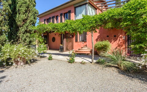 Villa Pancole: Plante, Vindue, Bygning, Himmel, Land Lot, Landskab, Boligområde, Facade, Ejendom, Sommerhus