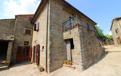 La Casa nel Borgo: Himmel, Ejendom, Vindue, Plante, Sky, Bygning, Dør, Hus, Landdistrikt, Facade