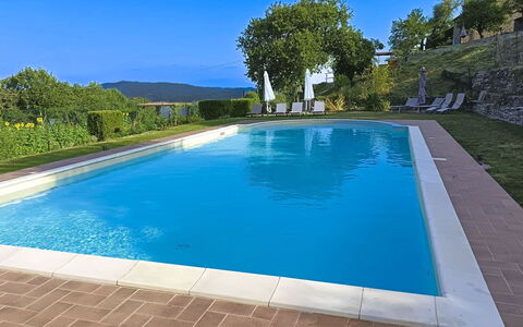 La Casa nel Borgo: Blå, Svømmepøl, Kompositmateriale, Udvej, Skygge, Eco Hotel, Water Feature, Hacienda, Landscaping, Thermae