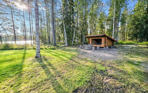 Oravajärven Talo (Ent. Suomela): Træ, Græs, Træ, Skov, Landskab, Bjælkehytte, Woodland, Land Lot, Skur