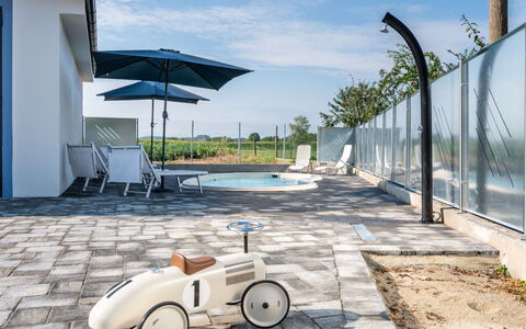 Tra Terra e Cielo: Sky, Himmel, Hjul, Ejendom, Køretøj, Automotive Dæk, Arkitektur, Vejbelægning, Asfalt