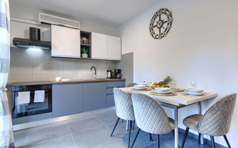 Labin 389: Indretning, Møbel, Gulvbelægning, Loft, Køkken, Countertop, Etage, Værelse, Belysning, Cabinetry