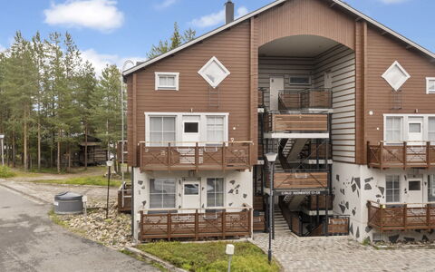 Levinkolmio C6: Træ, Sommerhus, Bjælkehytte, Skov, Skur, Garden Bygninger, Lærk, Woodland, Bejdse