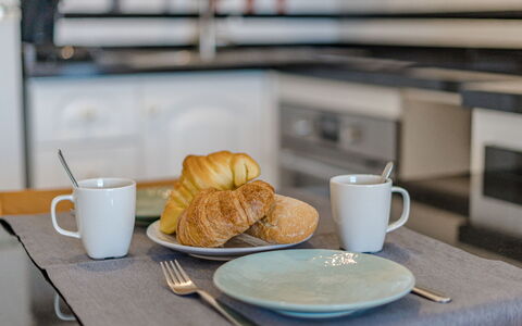 Costa del Silencio 601: Mad, Bord, Bordservice, Møbel, Kaffekop, Drinkware, Tallerkner, Kop, Plade, Ingrediens