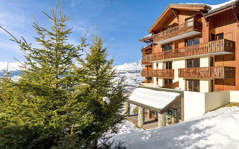 Vallandry 651: Himmel, Bygning, Sky, Sne, Lærk, Hus, Vindue, Træ, Evergreen, Kvarter