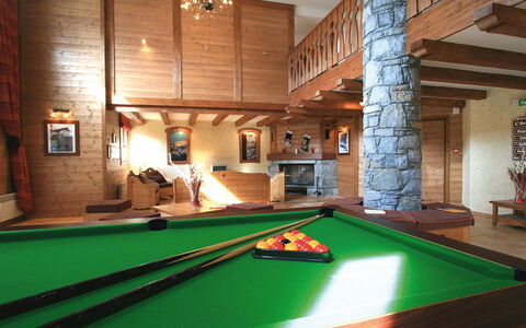 Vallandry 651: Ejendom, Møbel, Billardbord, Billardstue, Opholdsrum, Bord, Sportsudstyr, Billard, Pool