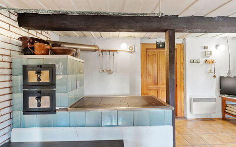 Kámen: Cabinetry, Møbel, Countertop, Køkken, Træ, Køkken Apparat, Bjælke, Indretning, Bejdse, Gulvbelægning