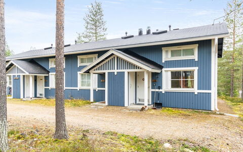 Oivanpyhä C 10: Altan, Lejlighed, Skygge, Glas, Ejerlejlighed, Gelænder, Veranda, Dagslys, Dæk, Udendørs Møbler