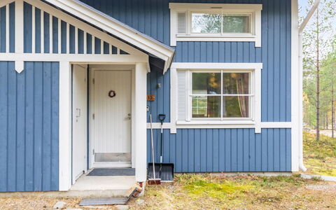 Oivanpyhä C 10: Altan, Lejlighed, Skygge, Glas, Ejerlejlighed, Gelænder, Veranda, Dagslys, Dæk, Udendørs Møbler