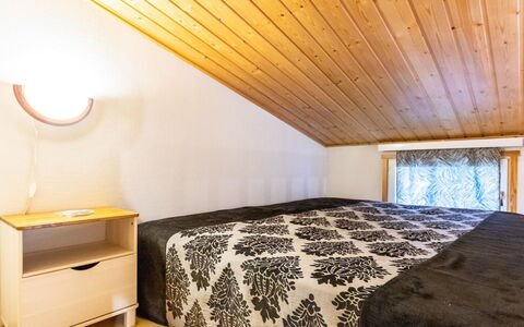Oivanpyhä C 10: Altan, Lejlighed, Skygge, Glas, Ejerlejlighed, Gelænder, Veranda, Dagslys, Dæk, Udendørs Møbler