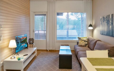 Vuokatti Panorama: Svømmepøl, Udvej, Udendørs Møbler, Design, Skygge, Landscaping, Hotel, Water Feature, Eco Hotel