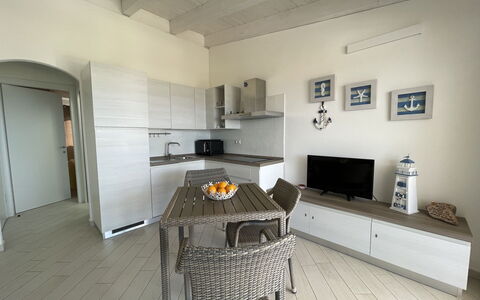 Le Verande Bilo con Piscina: Cabinetry, Køkken Apparat, Træ, Indretning, Gulvbelægning, Etage, Køkken, Komfur, Hårdttræ, Dør