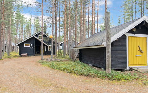 Villa Pipa: Altan, Lejlighed, Skygge, Glas, Ejerlejlighed, Gelænder, Veranda, Dagslys, Dæk, Udendørs Møbler
