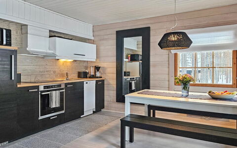 Villa Pipa: Altan, Lejlighed, Skygge, Glas, Ejerlejlighed, Gelænder, Veranda, Dagslys, Dæk, Udendørs Møbler