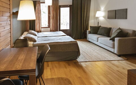 Ylläs Chalets 3309: Møbel, Stol, Udendørs Møbler, Bord, Træ, Udendørs Bord, Køkken & Spisebord, Skygge, Have, Paraply