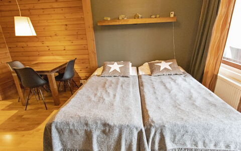 Ylläs Chalets 3309: Møbel, Stol, Udendørs Møbler, Bord, Træ, Udendørs Bord, Køkken & Spisebord, Skygge, Have, Paraply