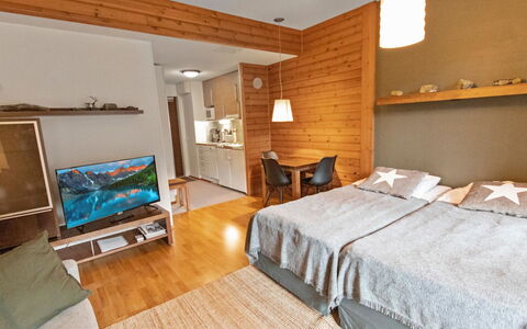 Ylläs Chalets 3309: Svømmepøl, Udvej, Udendørs Møbler, Design, Skygge, Landscaping, Hotel, Water Feature, Eco Hotel