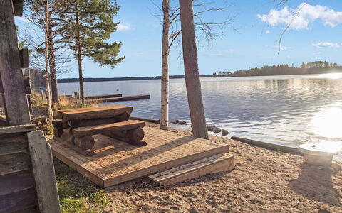 Leinola: Træ, Sommerhus, Hjem, Bjælkehytte, Tømmer, Sidespor, Hårdttræ, Naturmateriale, Garden Bygninger, Hytte