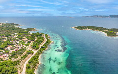 Bolina: Vand, Himmel, Vandressourcer, Sky, Plante, Naturlige Landskab, Azure, Træ, Coastal Og Oceaniske Landskabsformer, Strand