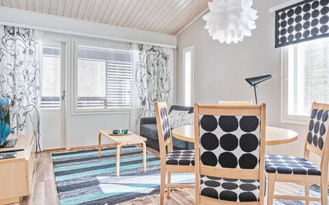 Lumi B 10: Altan, Lejlighed, Skygge, Glas, Ejerlejlighed, Gelænder, Veranda, Dagslys, Dæk, Udendørs Møbler