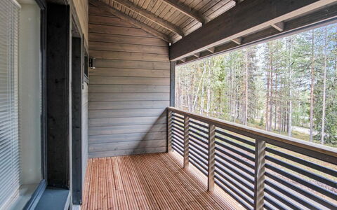 Lumi B 10: Altan, Lejlighed, Skygge, Glas, Ejerlejlighed, Gelænder, Veranda, Dagslys, Dæk, Udendørs Møbler